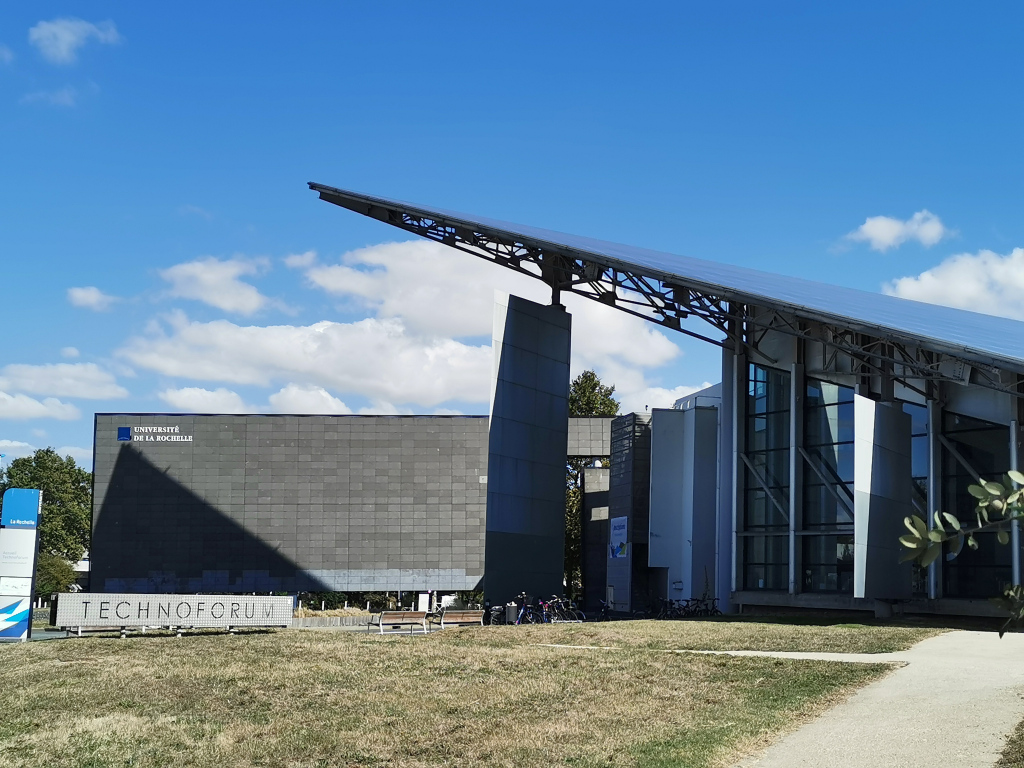 L’attribut alt de cette image est vide, son nom de fichier est universitc3a9-de-la-rochelle-technoforum.jpg.